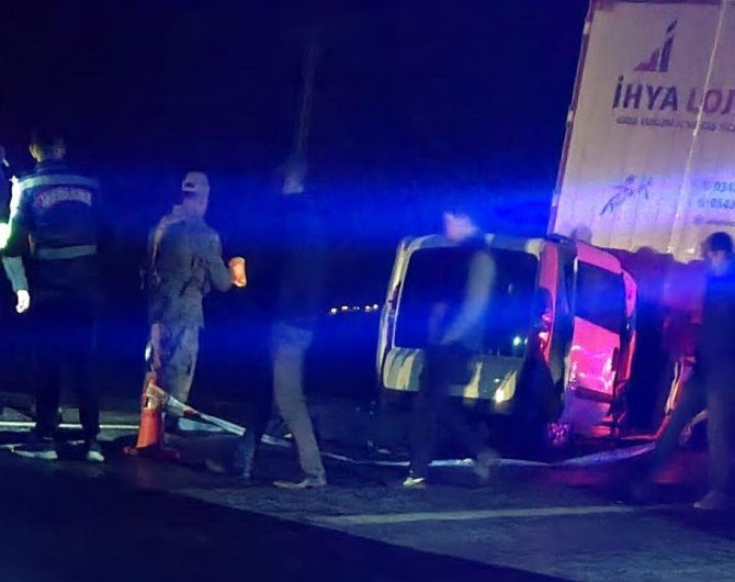 Batman’da Otomobil Tıra Arkadan Çarptı: 1 Ölü, 5 Yaralı