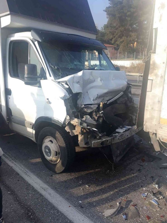 Bilecik’te Zincirleme Trafik Kazasında 2 Kişi Yaralandı