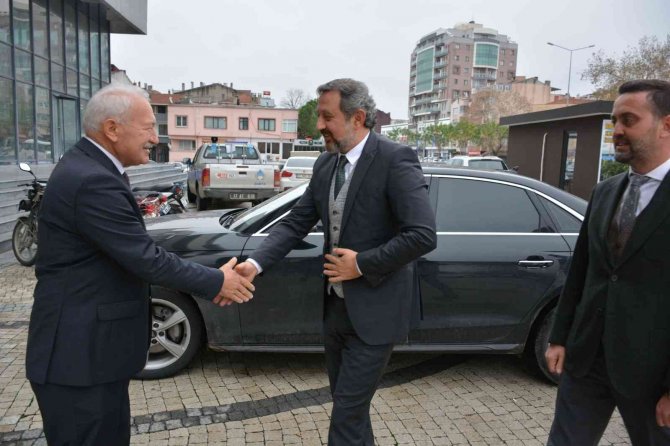 Kocaeli Milletvekili Mehmet Akif Yılmaz, Başkan Yılmaz’ı Ziyaret Etti