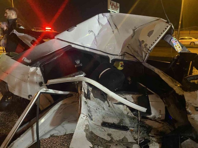 Bursa’da Kamyon İle Otomobil Çarpıştı : 2 Yaralı