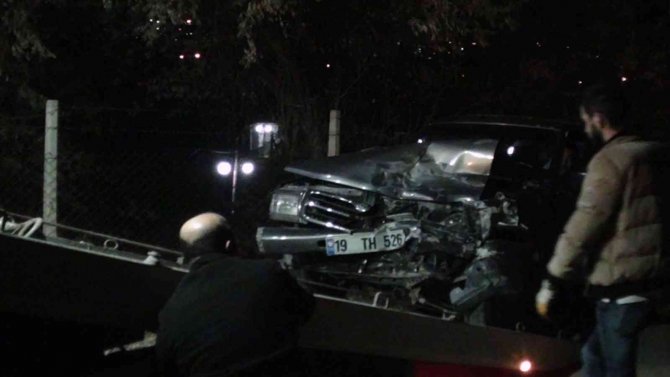 Park Halindeki Araca Çarpan Sürücü Yaralandı