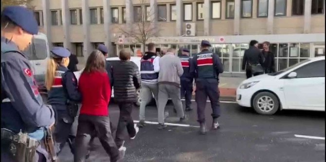 Aşkla İşi Karıştıran Hırsız Sevgililere Jasat Şoku