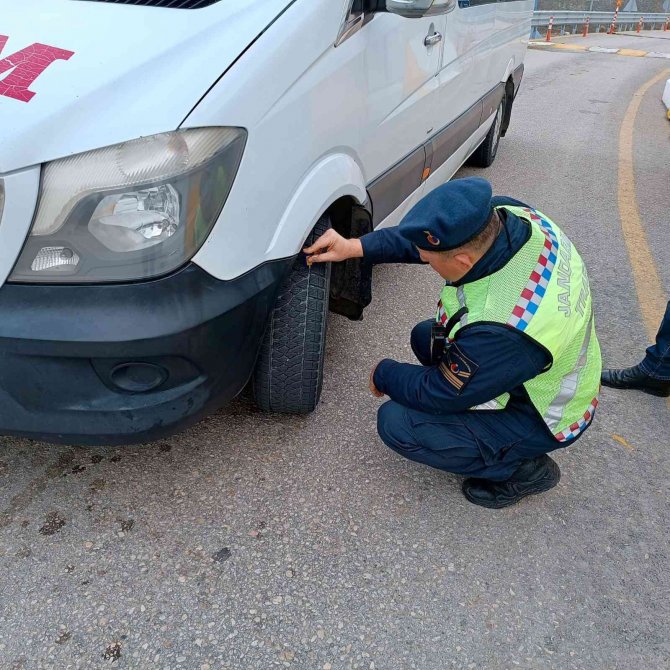 Elazığ’da Kış Lastiği Denetimi Gerçekleştirildi