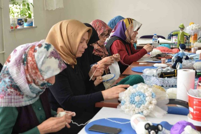 Vali Okay Memiş, Palandöken İ̇novasyon Kadın Girişimciler Ve İ̇şletme Kooperatifi’ni Ziyaret Etti