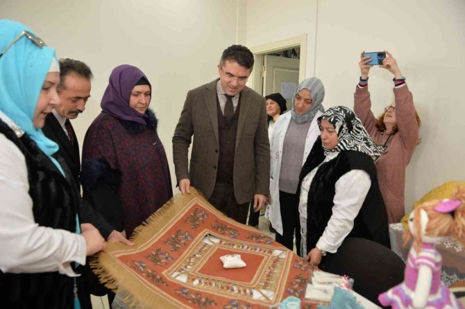 Vali Okay Memiş, Palandöken İ̇novasyon Kadın Girişimciler Ve İ̇şletme Kooperatifi’ni Ziyaret Etti