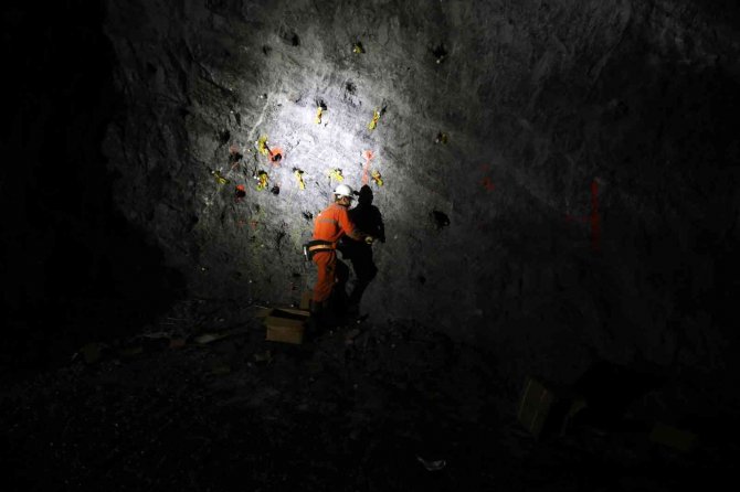 Gümüşhane’de 3 Kardeş Yer Altında Ekmek Kavgası Veriyor