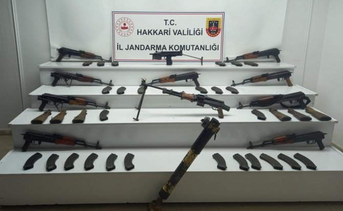 Yüksekova Kırsalında Silah Ve Mühimmat Ele Geçirildi