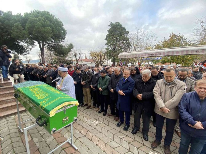 Çanakkale Belediye Başkanı Ülgür Gökhan’ın Annesi Son Yolcuğuna Uğurlandı