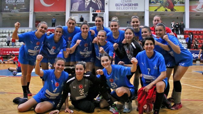 İ̇zmir Büyükşehir Belediyesi Hentbolda Tur Kapısını Araladı