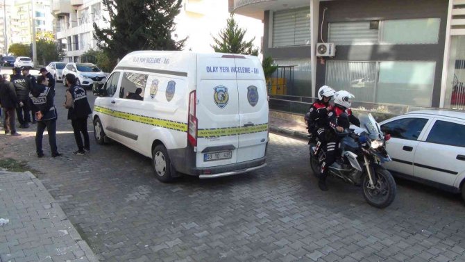 Ablasını Sokak Ortasında Tüfekle Vurarak Öldürdü