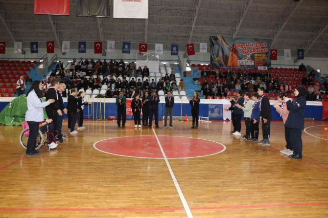 Yaptıkları Şovlarla Engelleri Yok Ettiler