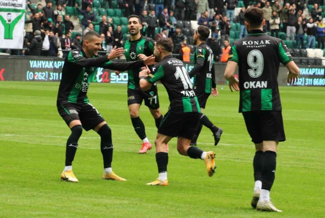 Tff 2. Lig: Kocaelispor: 4 - Etimesgut Belediyespor: 0