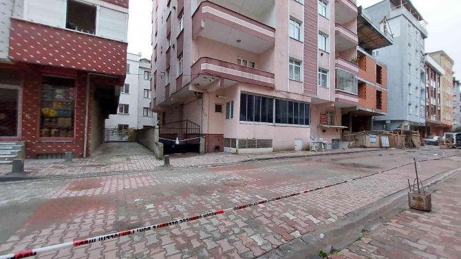 Küçükçekmece’de Kolonu Patlayan Bina İçin Yıkım Kararı