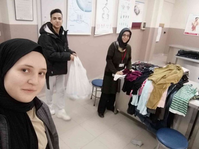 Kütahya Atatürk Anadolu Lisesi’nde, "Küçülen Montum Kardeşimi Isıtacak" Projesi