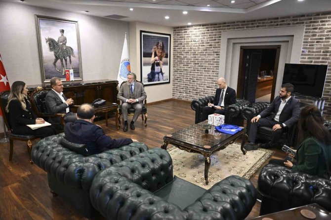 Başkan Seçer: "Reslog İle Ekiplerimiz Çok Önemli Çalışmalar Yapıyorlar"