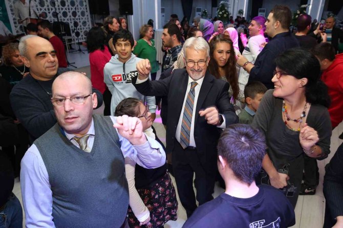 Nilüfer Bizim Ev’in 11. Kuruluş Yıl Dönümünde Gönüllerince Eğlendiler