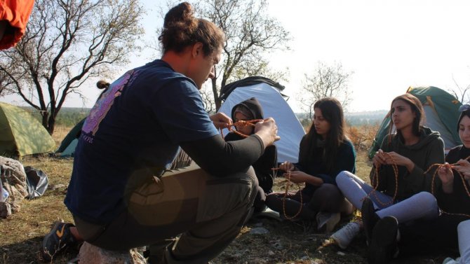 Öğrencilerden Küçük Sivri Tepesinde Kamp