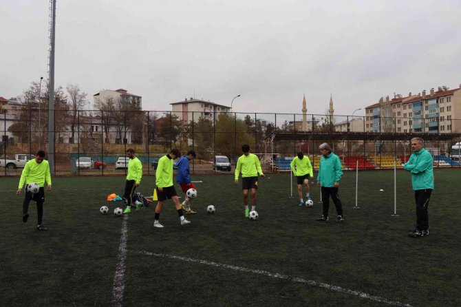 25 Mart Oltuspor’a Çelik Hoca