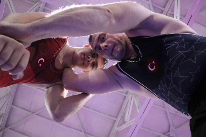 Dünya Şampiyonluğu İçin Her Gün Kilometrelerce Yol Kat Etti