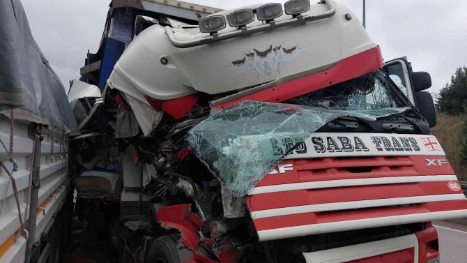 Samsun’da Tırlar Birbirine Girdi: 1 Yaralı