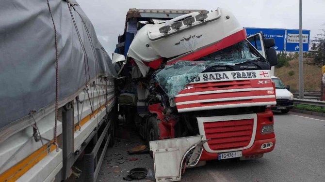 Samsun’da Tırlar Birbirine Girdi: 1 Yaralı