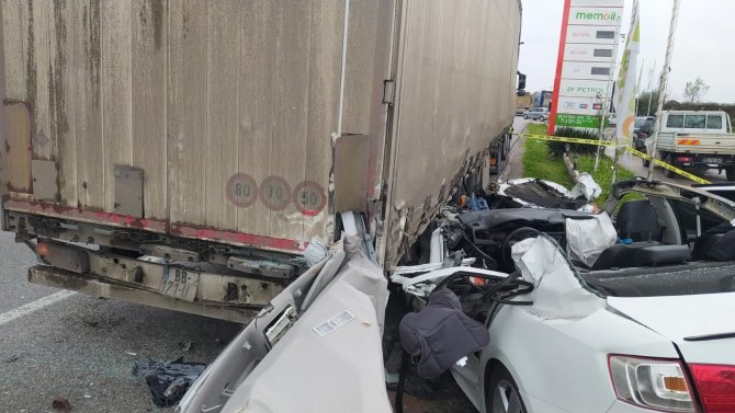 Samsun’da Otomobil Tır İle Çarpıştı: 1 Ölü, 2 Yaralı