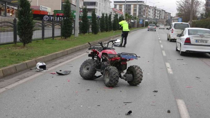 Otomobilin Çarptığı Atv Sürücüsü Ağır Yaralandı