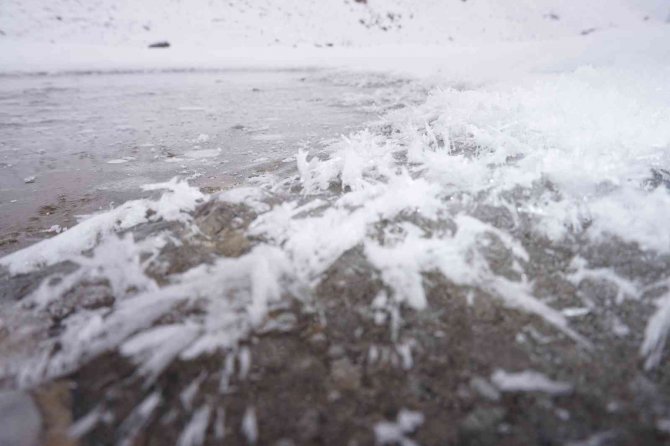 Yeşilöz Deresi Buz Kesti, Dere Yatağı 6 Ay Buz Pistine Dönecek