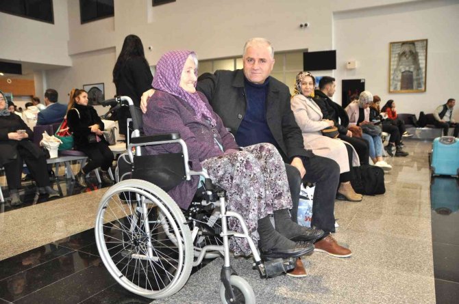 Oğlu Sürpriz Yaptı, 105 Yaşında Uçağa Bindi
