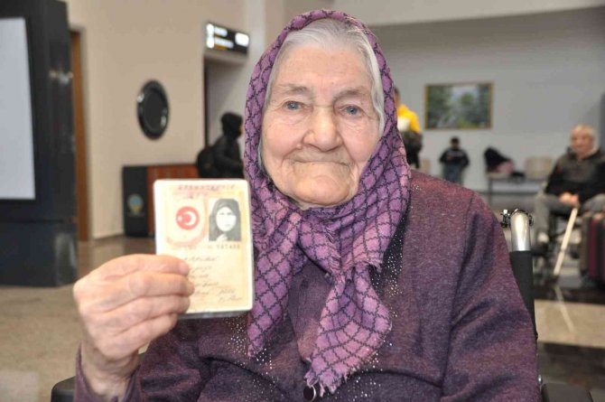 Oğlu Sürpriz Yaptı, 105 Yaşında Uçağa Bindi
