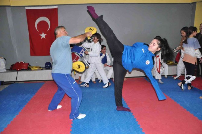 İ̇ki Kolu Olmayan Nisanur, Sümeyye Boyacı Gibi Altın Madalya Kazanmak İstiyor
