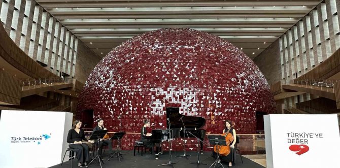 Türk Telekom’dan ‘Dünya Engelliler Günü’nde Akm’de Sanat Etkinlikleri