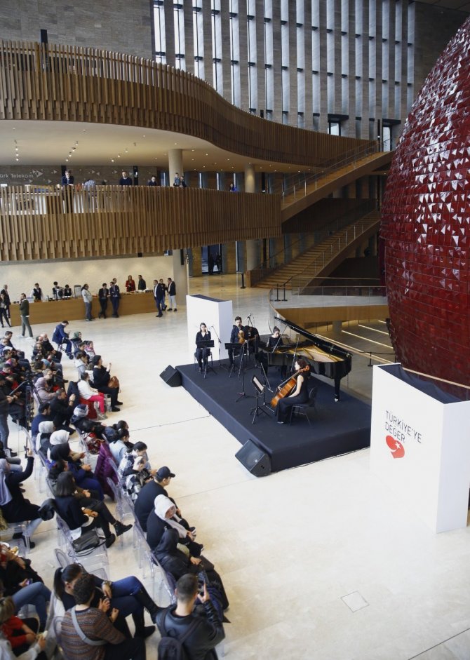 Türk Telekom’dan ‘Dünya Engelliler Günü’nde Akm’de Sanat Etkinlikleri