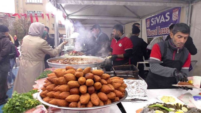 1’inci Sultangazi Gardaşlık Festivali, Renkli Görüntülere Sahne Oldu