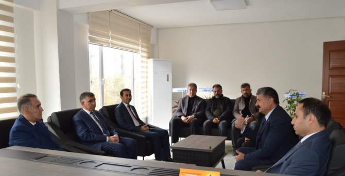 Vali Çuhadar, Ziraat Odasından Tarımla İlgili Bilgiler Aldı