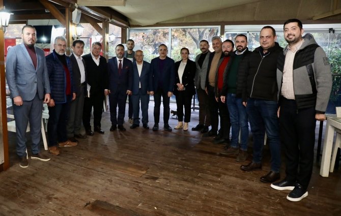 İ̇zmir Ak Parti’den 30 İlçeye Çıkarma