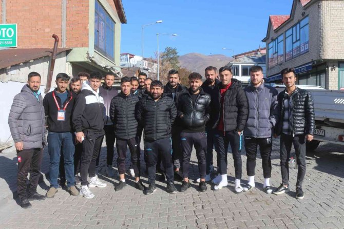 Cizre Spor’un Oyuncuları Varto’yu Gezdi
