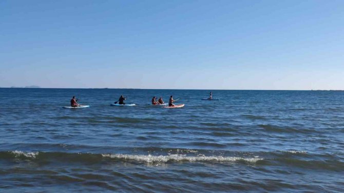 Antalya’da Balık Havuzunun Patladığı Söylentisi Üzerine Vatandaşlar Sahile Koştu