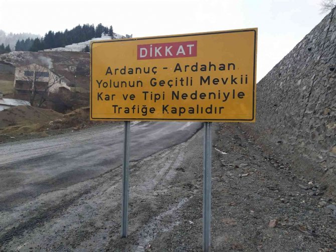 Artvin-ardanuç-ardahan Karayolu Kar Nedeniyle Ulaşıma Kapandı