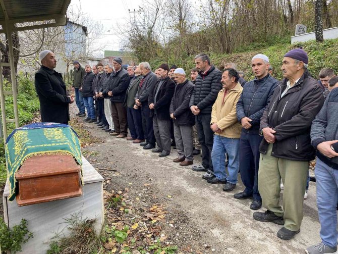 Bartın’da Kocası Tarafından Öldürülen Kadın Toprağa Verildi