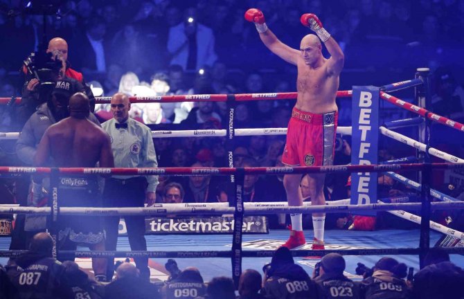 Tyson Fury, Derek Chisora’yı Devirdi Ve Wbc Ağır Sıklet Kemerini Korudu