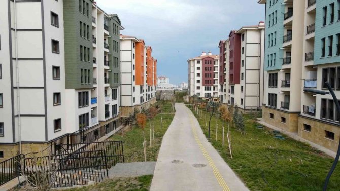 Bakan Kurum: “(Elazığ Merkezli Deprem) Afeti Yaşayan Malatya’mızda El Birliğiyle Zor Günlerin Üstesinden Geldik”