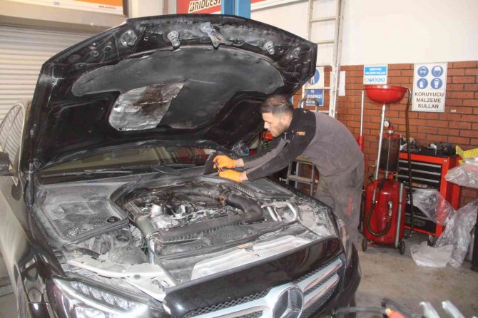 Sürücülere Kışlık Bakım Uyarısı: "Bin Liradan Kaçıp 25 Bin Liradan Olmayın"