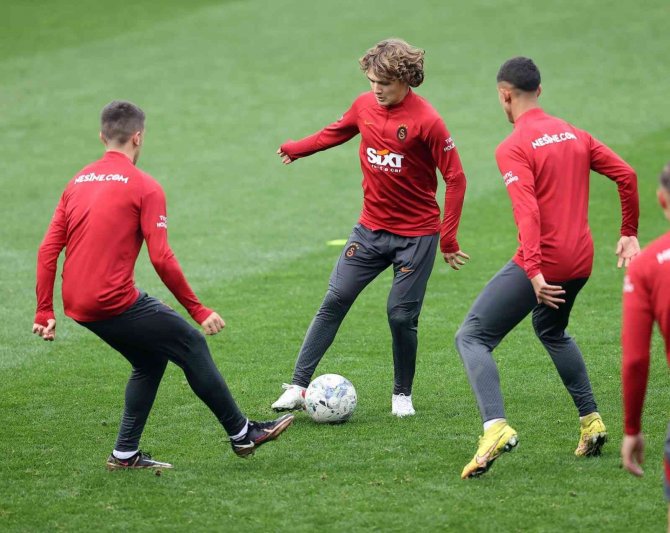 Galatasaray Hazırlıklarını Sürdürdü