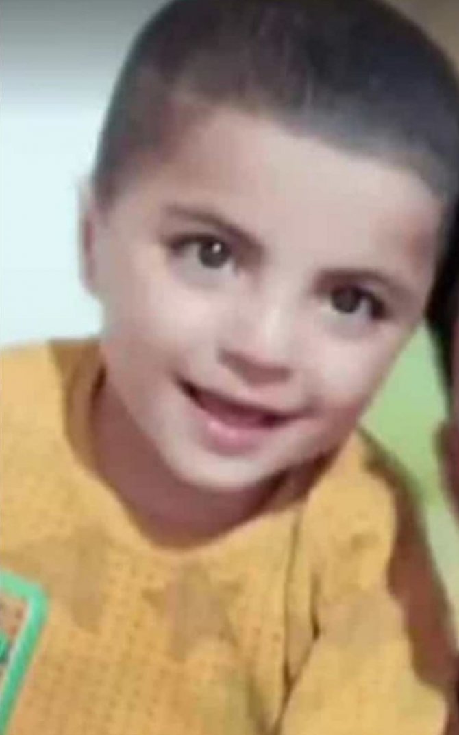 Aracını Park Ederken 4 Yaşındaki Oğlunu Ezdi