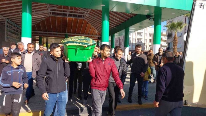 Aracını Park Ederken 4 Yaşındaki Oğlunu Ezdi