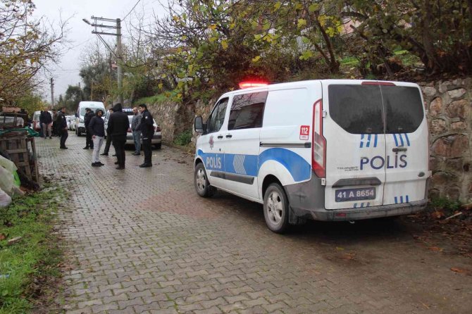 Babasını Döven Kuzenini Öldüren Şüpheli Tutuklandı