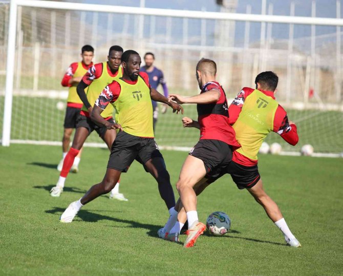 Sivasspor’da Hazırlıklar Devam Ediyor