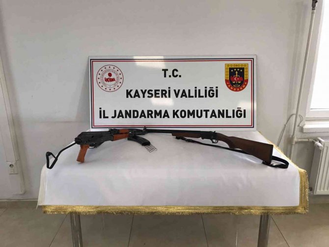 Evde Kaleşnikof Bulundu
