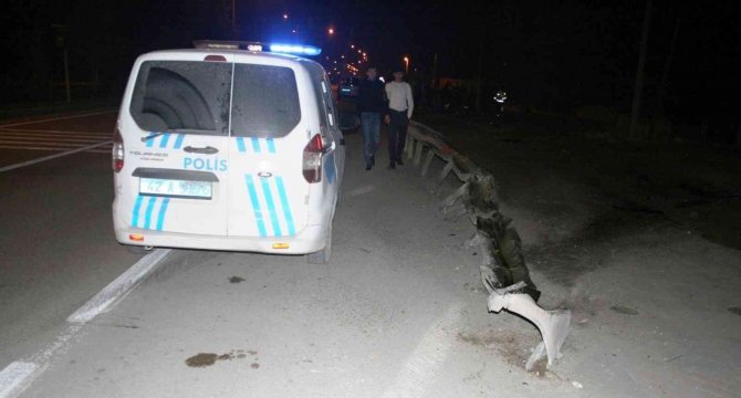 Kontrolden Çıkan Otomobil Bariyerlere Çarptı: 1 Yaralı